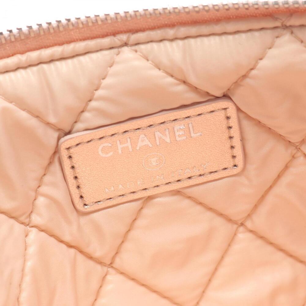 CHANEL Pink Lambskin Leather Pouch - Picture 4 of 8